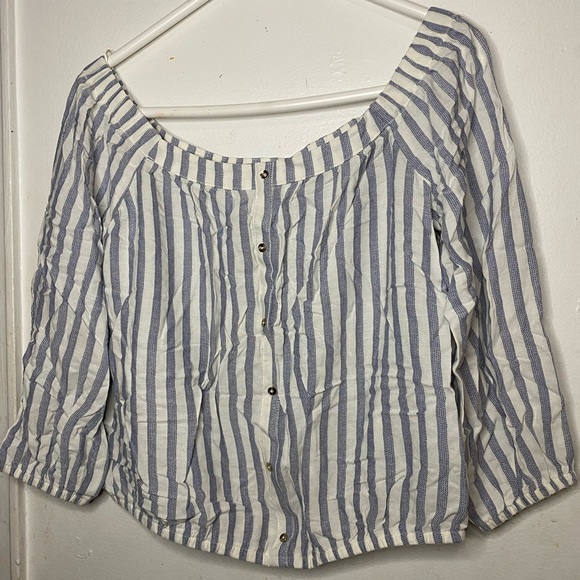 New never worn Dynamite off shoulder top! Sorry for the wrinkle..need to iron! - Picture 2 of 4